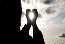 詹姆斯38+8西蒙斯23分 浓眉缺阵胜开拓.